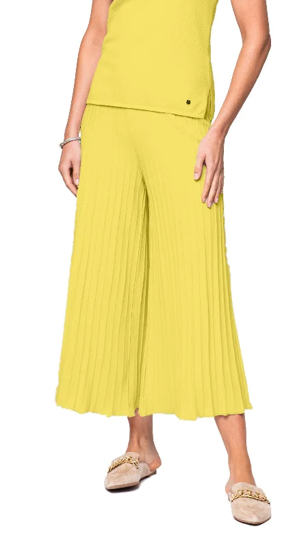 Tapered ankle pants for sleek modern silhouettes -Giuliana Plisse-Look Cropped Wide Leg Pants; Lemon