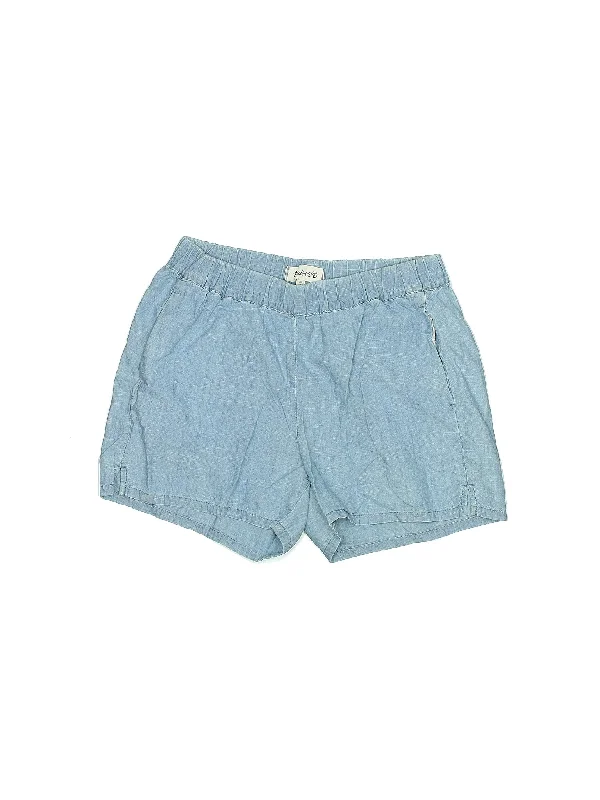 Black Skirts for Versatile -Mid-Rise Denim Shorts in Light Wash