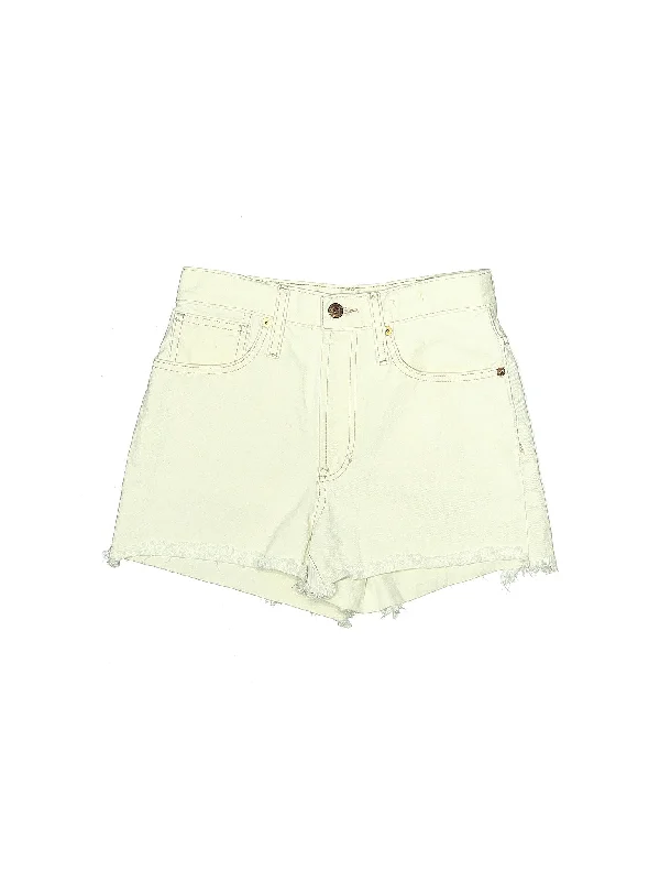 Short-Sleeved Skirts for Summer -Low-Rise Denim Shorts in Light Wash