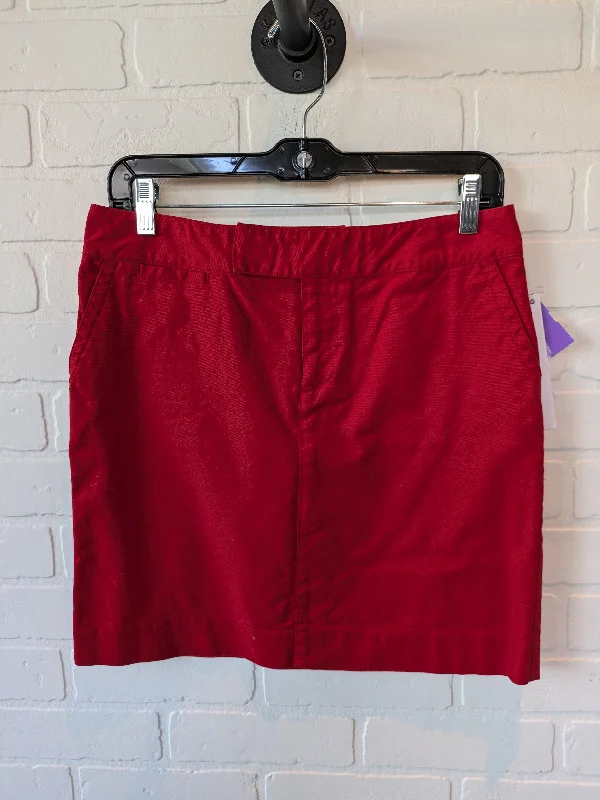 Lightweight skirts for warm season chic -Red Skirt Mini & Short Banana Republic, Size 4