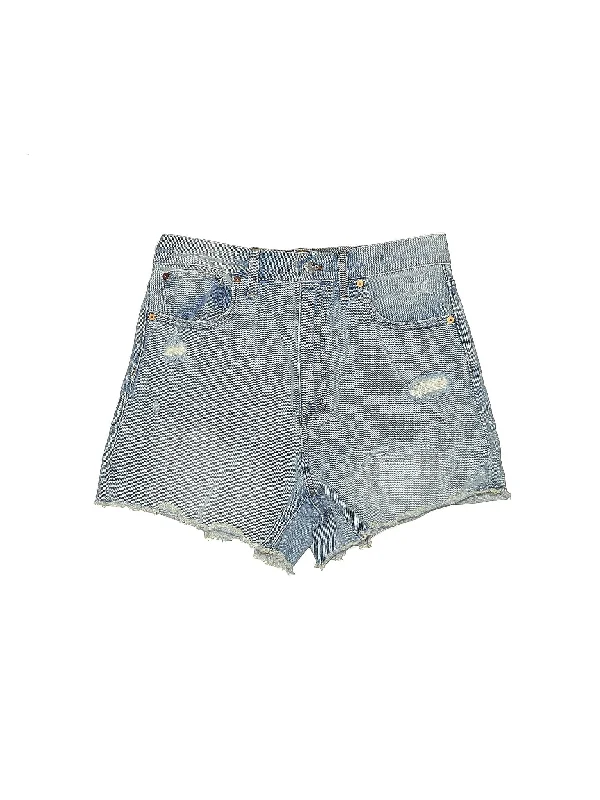 Linen Shorts for Breathable Wear -Denim Shorts in Light Wash