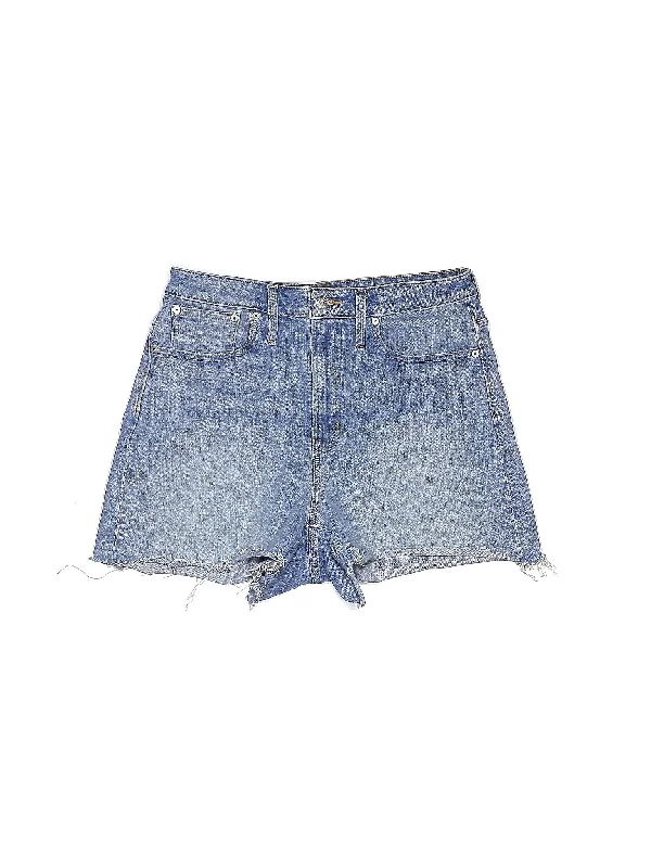 Belted Shorts for Fashion Statement -Mid-Rise Denim Shorts in Medium Wash