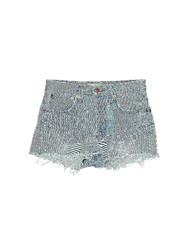 Gym Shorts for Workout Sessions -Mid-Rise Denim Shorts in Light Wash