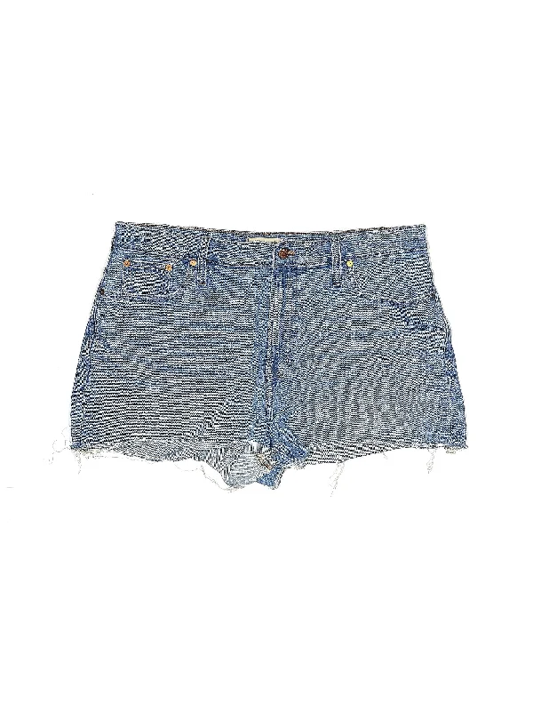 Geometric Shorts for Modern -Denim Shorts in Medium Wash