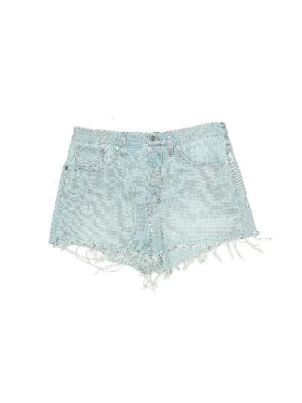 Studded Shorts for Edgy Look -High-Rise Denim Shorts in Light Wash