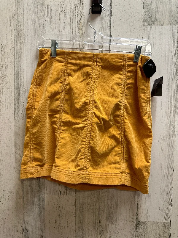 Patterned skirts for artistic standout appeal -Yellow Skirt Mini & Short Free People, Size 8